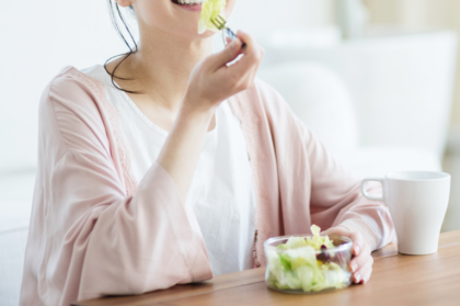 野菜などの食物繊維を先に食べる